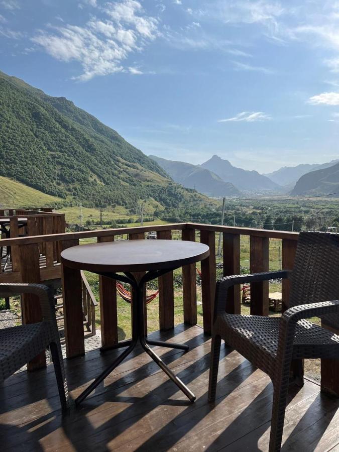 Kazbegi 4 Side Cottages מראה חיצוני תמונה
