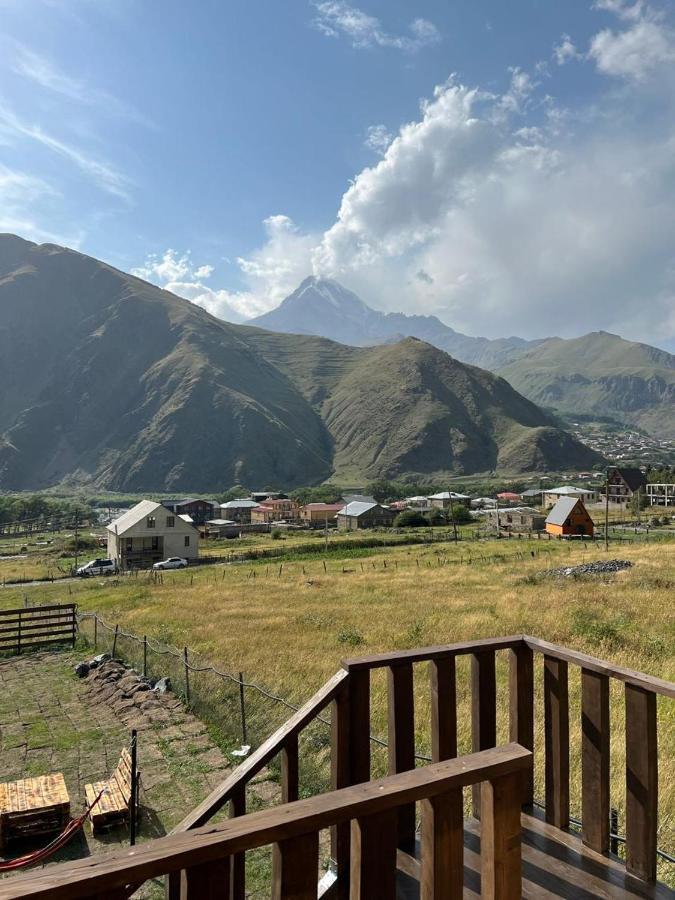 Kazbegi 4 Side Cottages מראה חיצוני תמונה